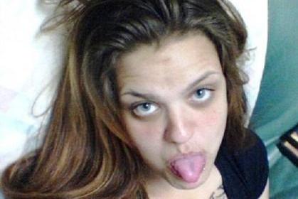 Gadis Kanibal Serang dan makan Jari Jempol Ibunya